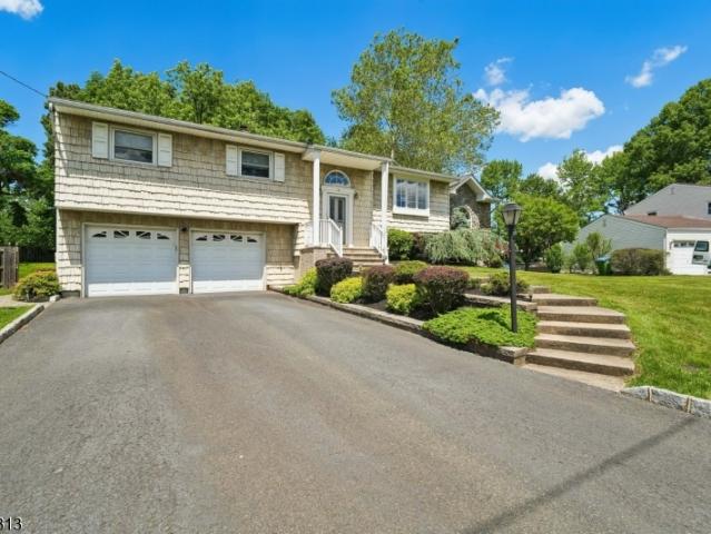 18 Mary Ellen Dr