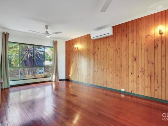 18 Mazlin Street, Wanguri