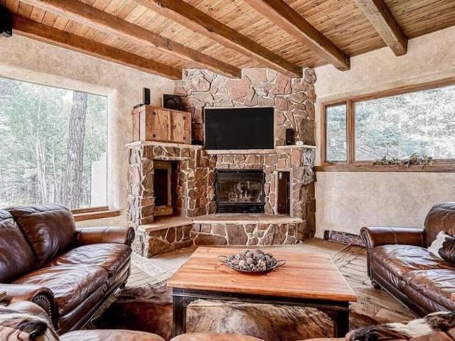 18 Meadow Brook Terrace