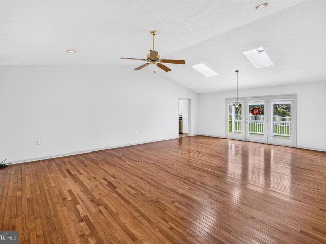 18 meadow ln