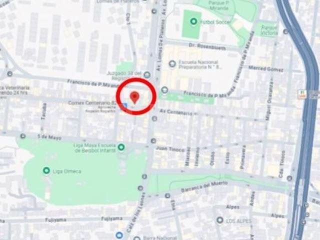 18 metros de frente a pie de Calle, a 1 cuadra de Barranca del Muerto y Prepa 8