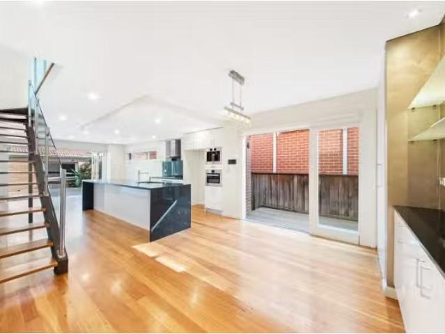 18 Mitchell Street, Naremburn House for rent Listed by Agnes.
