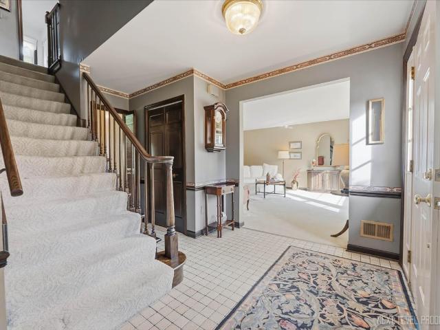 18 N Andover Lane