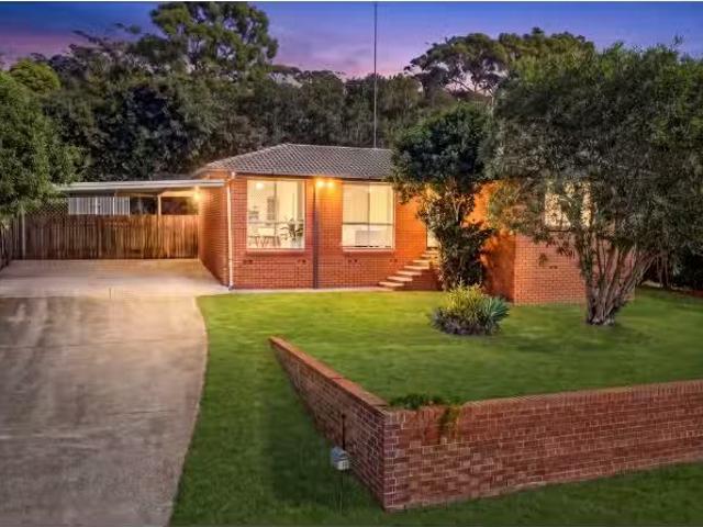 18 Newell Road, Macmasters Beach House for rent Listed by Mia.