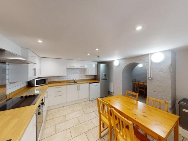 18 Newstead Grove, The Arboretum. 14 bed detached house to rent £8,493 pcm £1,960 pw