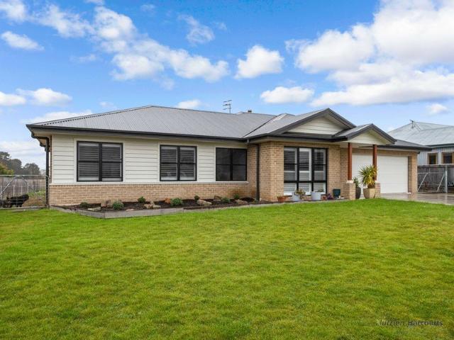 18 Nomchong Street, Braidwood | $990,000 $1,025,000