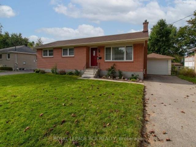 18 Oak Street, Barrie, ON, L4M 3V2 house for sale | Listing ID S13822 | Royal LePage