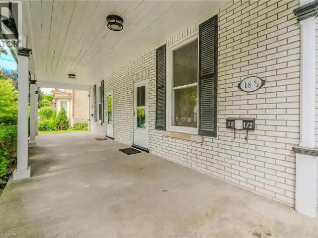 18 OAK Street Unit# 1/2
