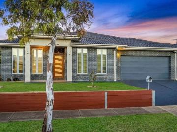 18 Omeo Terrace, Manor Lakes