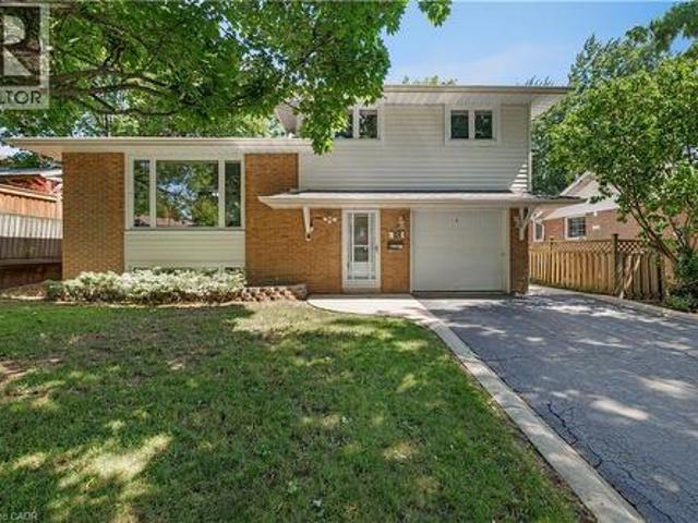 18 Osborne Crescent, Oakville, ON, L6H 1G1 house for sale | Listing ID 40852 | Royal LePage
