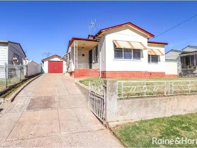 18 Pacific Way, BATHURST WEST House for rent Listed by Rental.