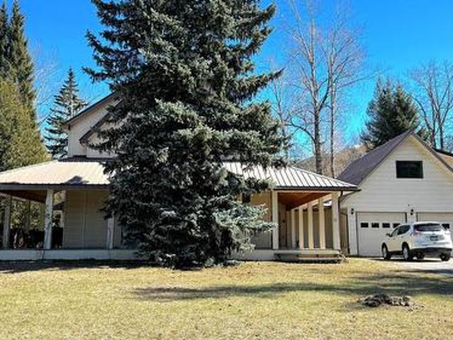 18 Park Avenue, Fernie, BC, V0B 1M3 Luxury House for sale | Listing ID 10381 | Royal LePage Carriage Trade Luxury Properties
