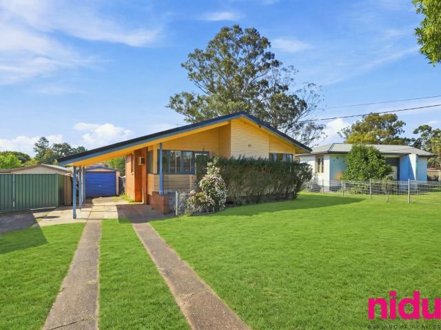 18 Parkes Crescent Blackett NSW