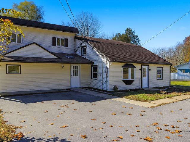 18 Pautipaug Hill Rd, Sprague, CT 06330 | MLS #24154