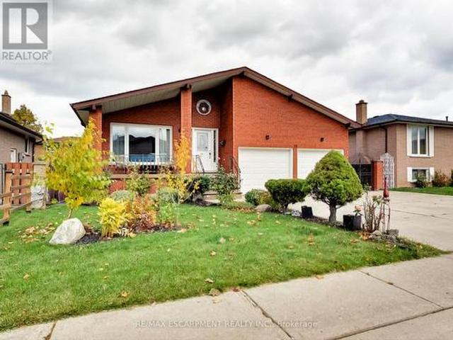 18 Pavarotti Court, Hamilton, ON, L8G 4P8 house for sale | Listing ID X12521 | Royal LePage