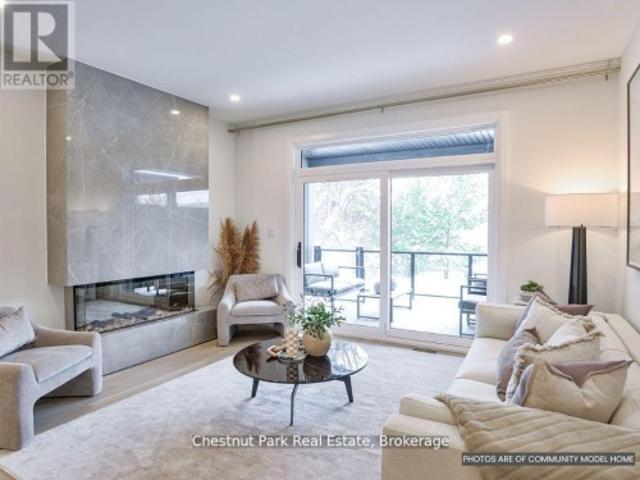 18 Pine Needle Way, Huntsville Chaffey, ON, P1H 1M3 townhouse for sale | Listing ID X13750 | Royal LePage