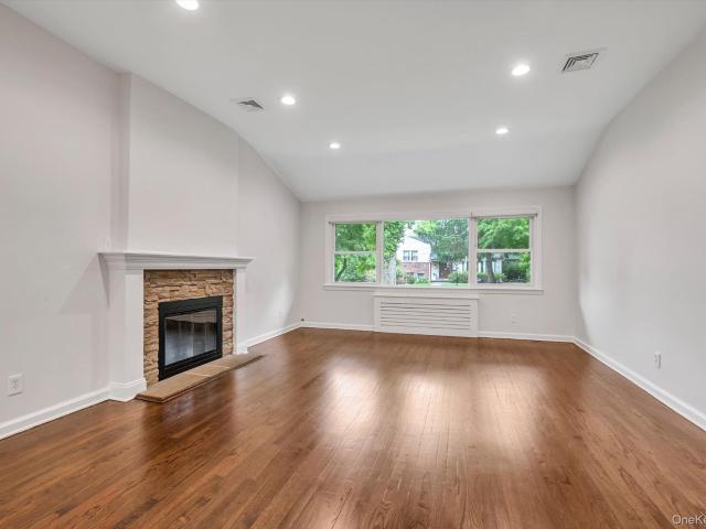 18 Pine Drive N