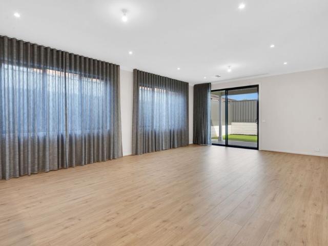 18 Plato Place, Golden Grove SA 5125