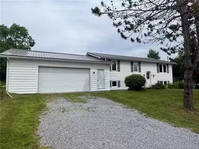 18 Prince William St, St George, NB, E5C 3L8 house for sale.
