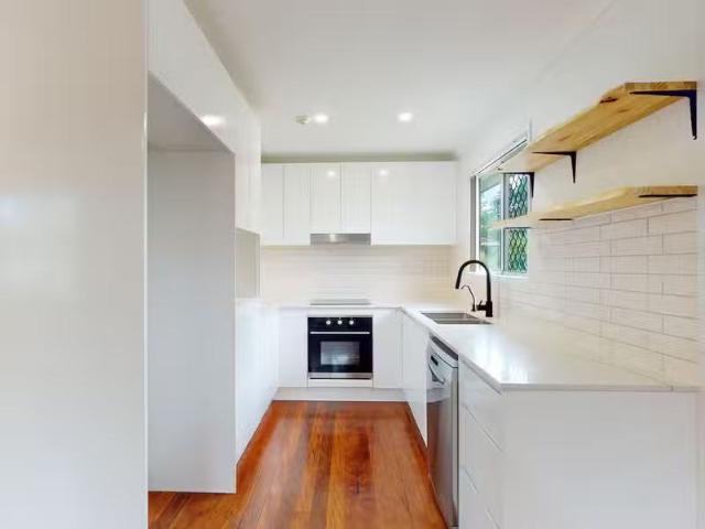 18 Pymble Avenue, Petrie, QLD 4502 House for Rent
