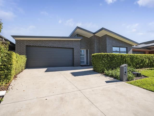 18 Quigley Street, Googong