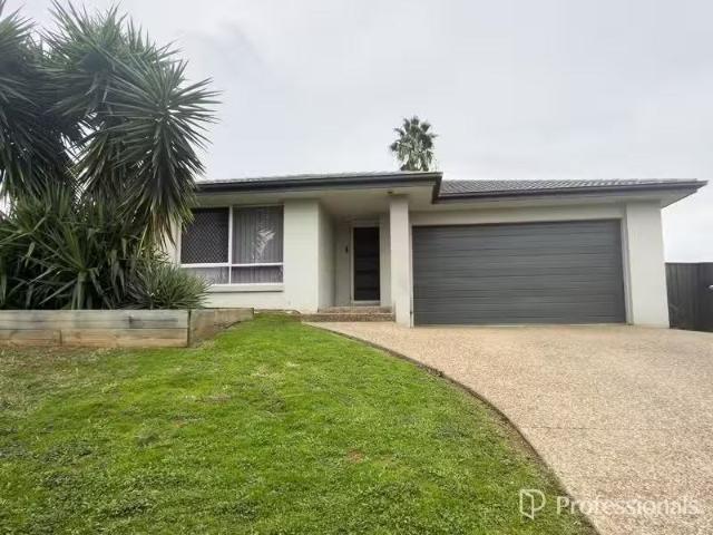 18 Regal Park Drive, OXLEY VALE House for rent Listed by Erin.