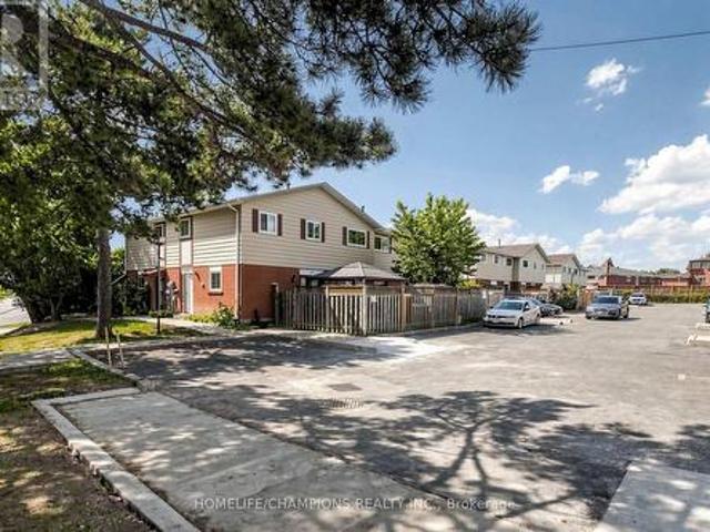 18 San Vito Way, Toronto, ON, M3L 2G8 townhouse for sale | Listing ID W13707 | Royal LePage