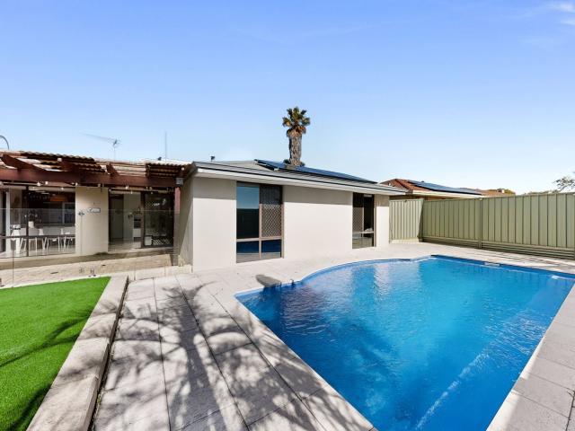 18 Sappleton Retreat, MERRIWA, WA 6030