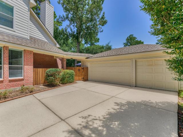 18 Split Rail Place