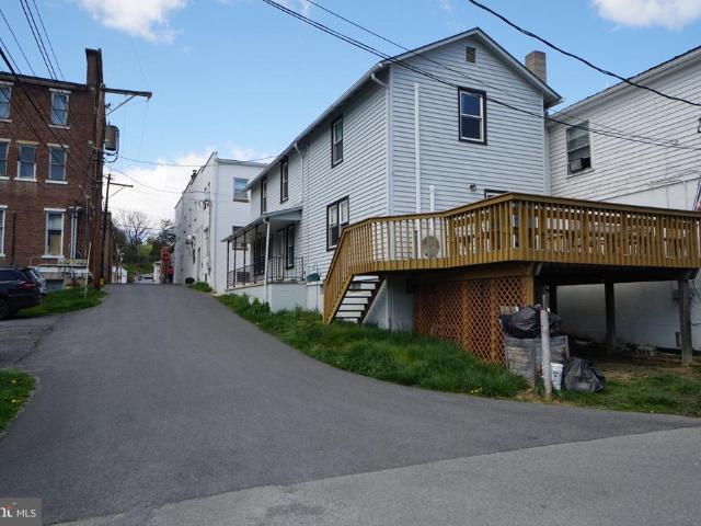 18 Spruce Street