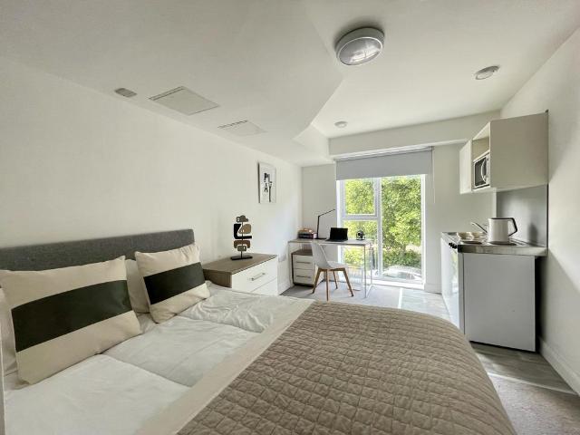 18 St. Marys Place, Southampton, SO14 Studio to rent £950 pcm £219 pw