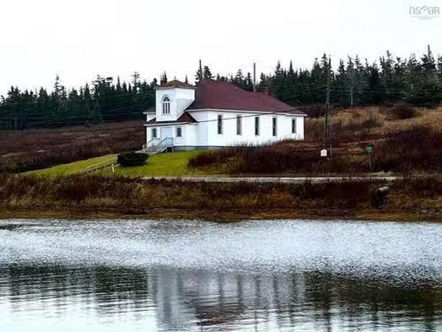 18 St Peters Fourchu Road Extension Road, Fourchu, NS, B2J 1B4.