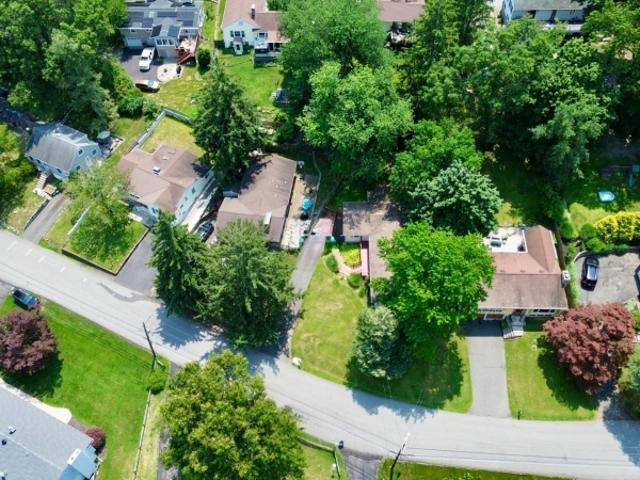 18 Summit Rd