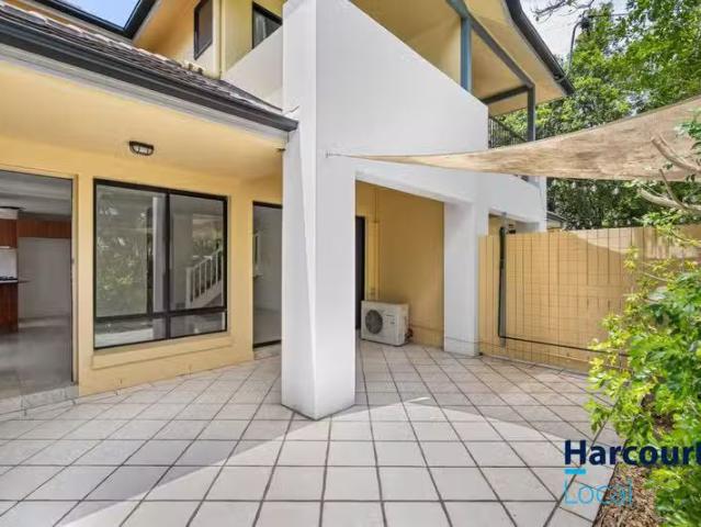1/8 Sundridge Street, TARINGA, QLD 4068 Townhouse for Rent