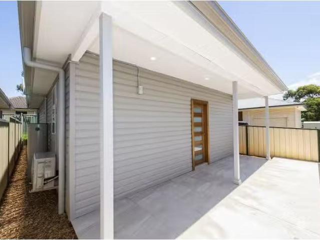 18a Brewongle Avenue, Penrith House for rent Listed by Mitch.