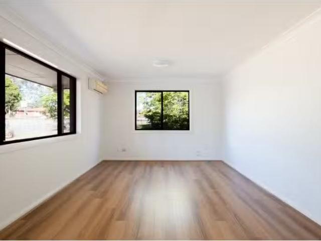 18A Mc Laren Street, BLACKETT House for rent Listed by Lindy.