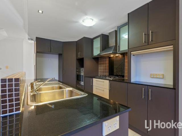 18a mcmillan st victoria park wa townhouse for rent lj hooker