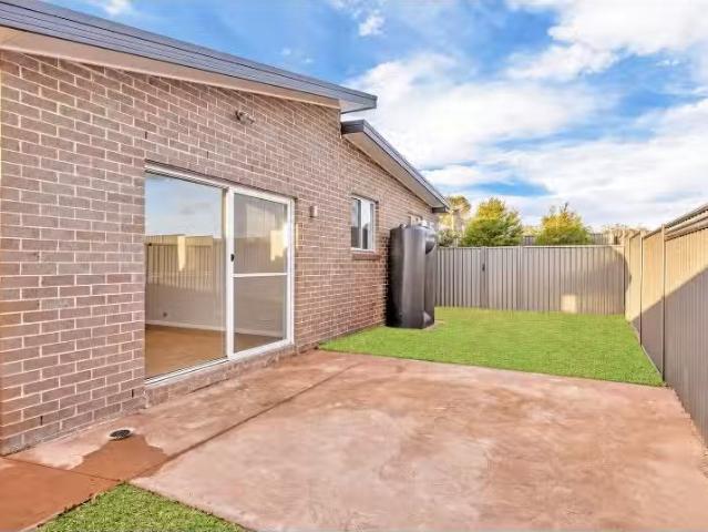 18a Wattlecrest Pl, GLENMORE PARK Apartment for rent Listed b.