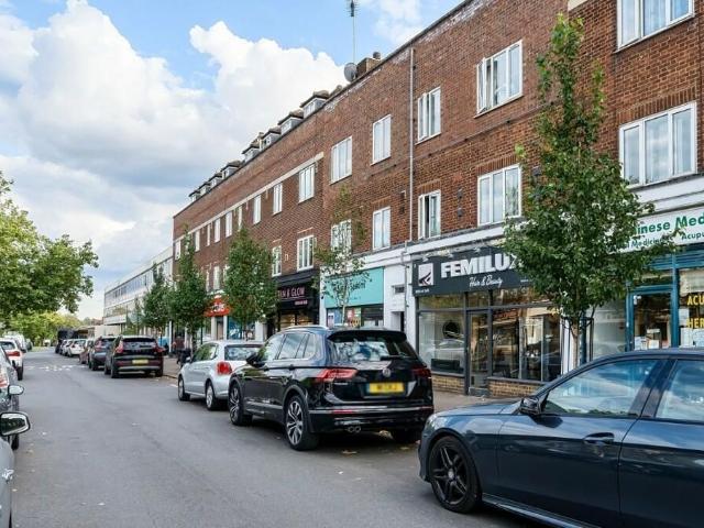 18A Western Mansions, Great North Road EN5, 2 bed flat to rent, £1,800 pcm | PrimeLocation