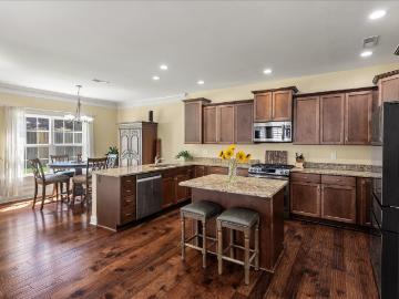 1904 Chestnut Oak Lane