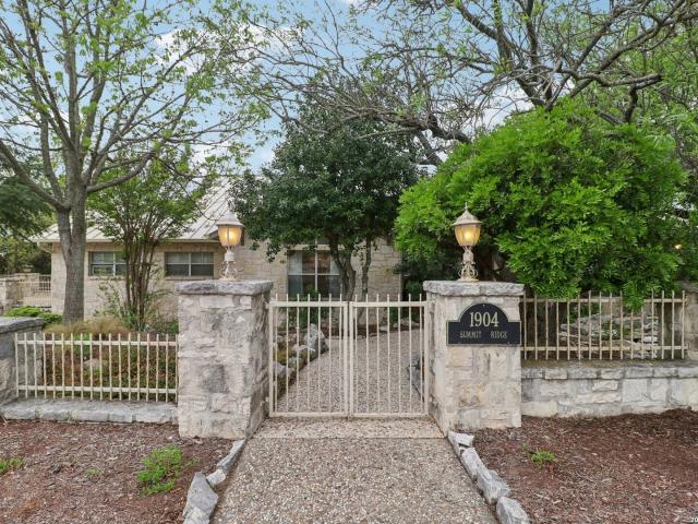1904 Summit Ridge Dr, Kerrville, TX 78028 | MLS #1955