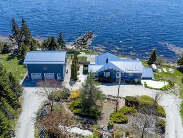1904 Sandy Point Road, Sandy Point, NS, B0T 1W0 Luxury House for sale | Listing ID 202617 | Royal LePage Carriage Trade Luxury Properties