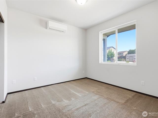 1904 W Sunnyview Lane