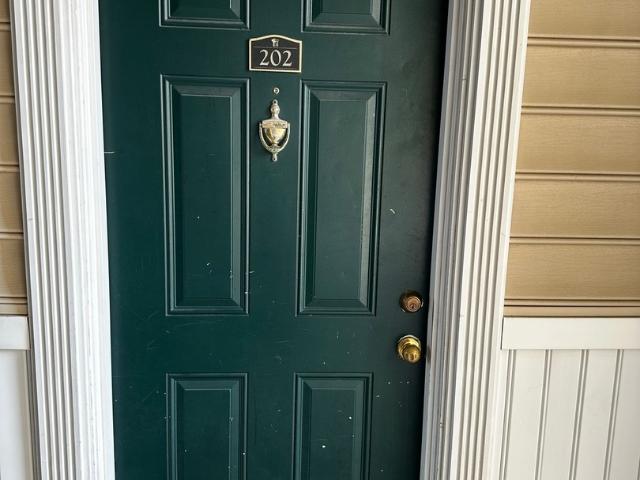 1905 N Lincoln Avenue # 202