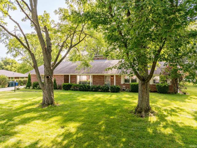 1906 N Meadowlark Lane