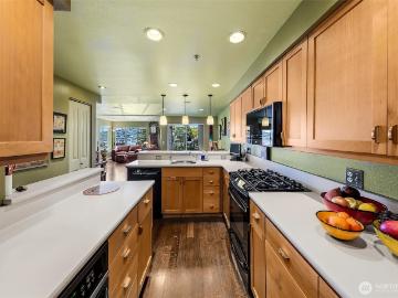 1906 Franklin Place E # 201