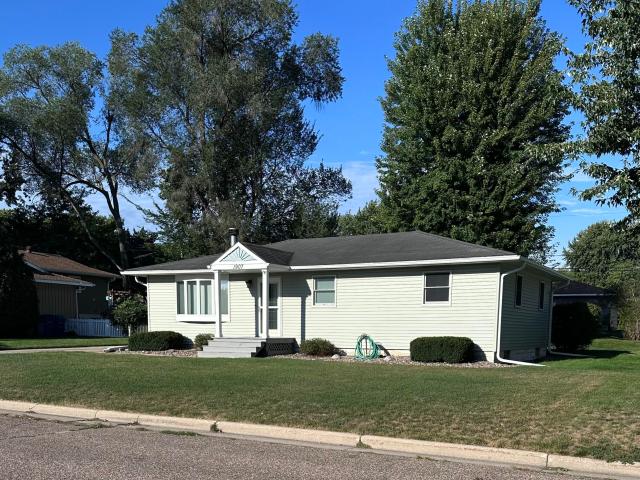 1907 La Crescent Ct