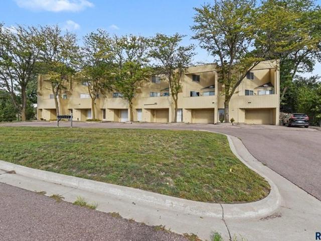 1908 S Southeastern Ave, Sioux Falls, SD 57103