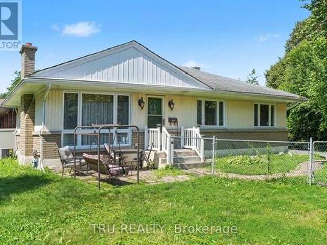 1908 Saunderson Drive, Ottawa, ON, K1G 2C7 house for sale | Listing ID X13680 | Royal LePage