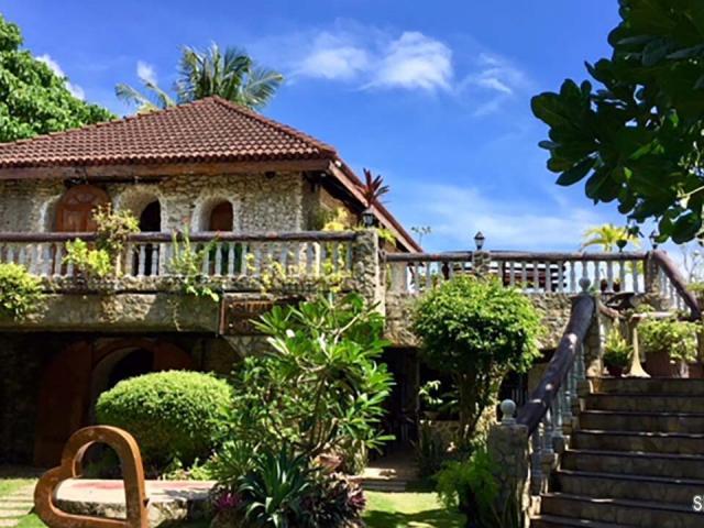 1908 Sqm Resort with Antique Furniture For Sale in Argao, Cebu